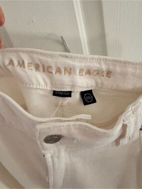 American Eagle Outfitters White High-Rise Stretch Jeans